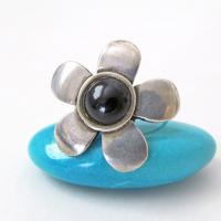 Sterling Silver Flower Ring with Black Onyx Gemstone - Vintage Boho Retro Style Jewelry