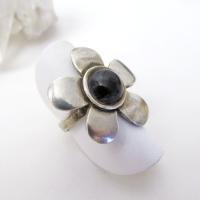 Sterling Silver Flower Ring with Black Onyx Gemstone - Vintage Boho Retro Style Jewelry