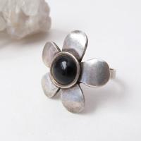 Sterling Silver Flower Ring with Black Onyx Gemstone - Vintage Boho Retro Style Jewelry