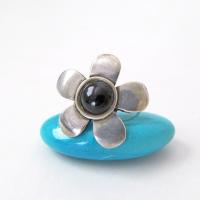 Sterling Silver Flower Ring with Black Onyx Gemstone - Vintage Boho Retro Style Jewelry