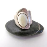 Mother of Pearl Sterling Silver Statement Ring - Vintage Mexico 925 Sterling Jewelry