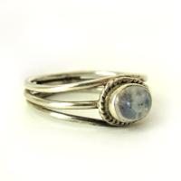 Delicate Dainty Sterling Silver Moonstone Ring Size 7-1/2 - Vintage 925 Silver & Gemstone Jewelry