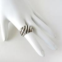 Vintage Sterling Silver Ring with Puffy Ribbed Wavy Organic Lines - Classic Modernist Jewelry for Everyday Wear