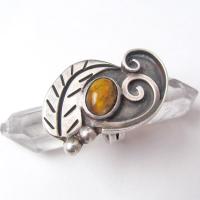 Big Bold Sterling Silver Ring with Brown Tiger;s Eye Stone & Leaf Accents - Unique Avant Garde Vintage Jewelry