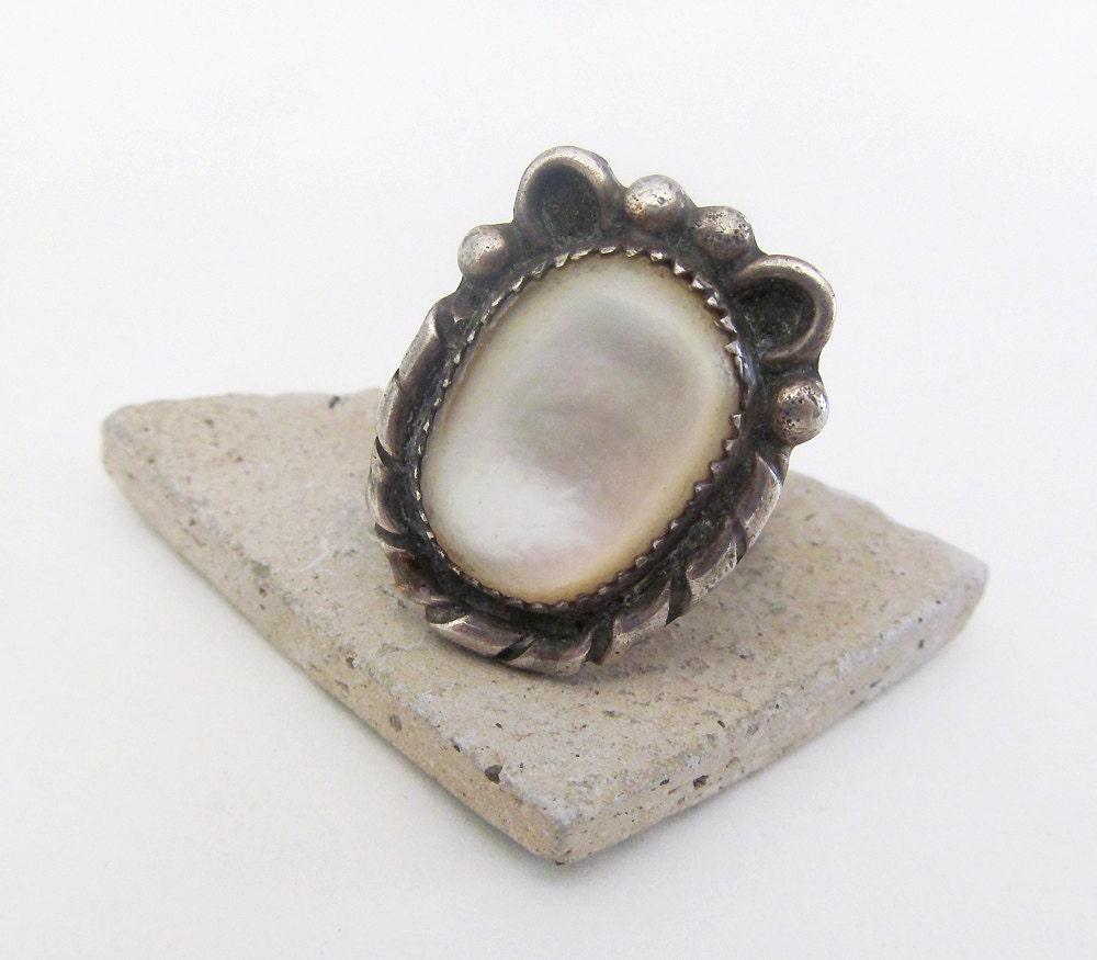Sterling Silver & Mother of Pearl Ring - Vintage Southwestern Jewelry