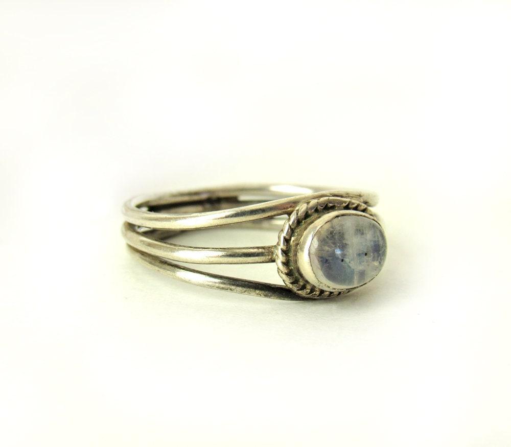 Delicate Dainty Sterling Silver Moonstone Ring Size 7-1/2 - Vintage 925 Silver & Gemstone Jewelry