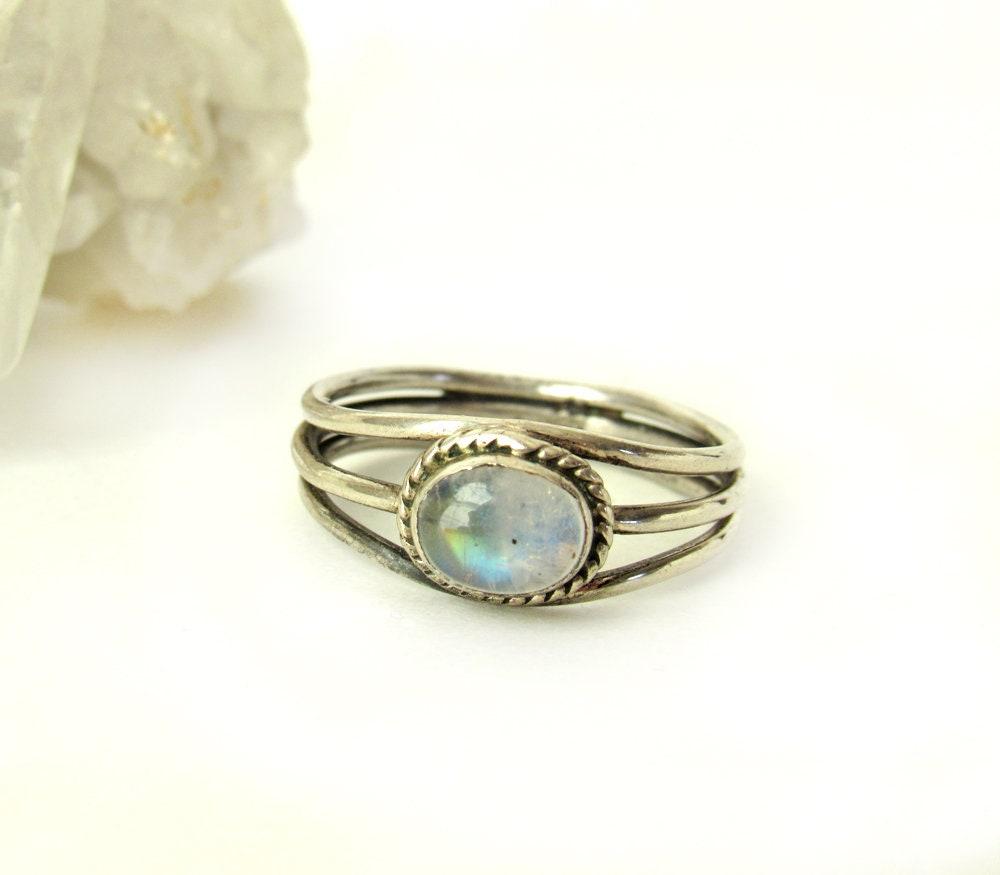 Delicate Dainty Sterling Silver Moonstone Ring Size 7-1/2 - Vintage 925 Silver & Gemstone Jewelry