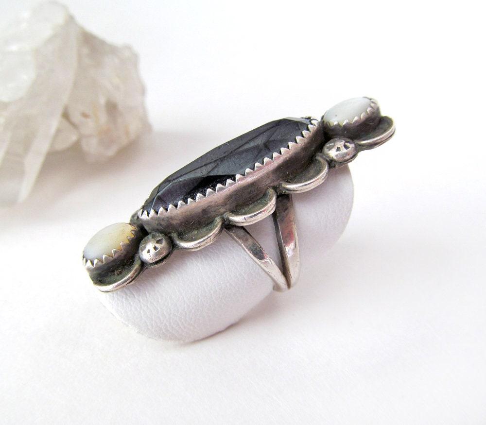 Vintage Southwestern Sterling Silver Ring with Faceted Hematite & Mother of Pearl 