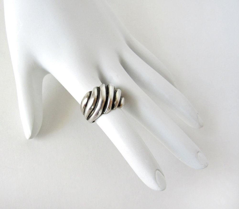 Vintage Sterling Silver Ring with Puffy Ribbed Wavy Organic Lines - Classic Modernist Jewelry for Everyday Wear