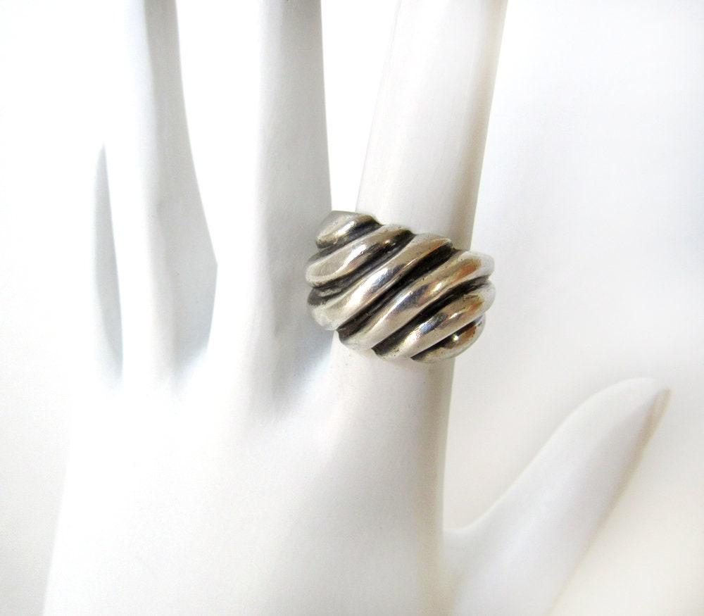 Vintage Sterling Silver Ring with Puffy Ribbed Wavy Organic Lines - Classic Modernist Jewelry for Everyday Wear