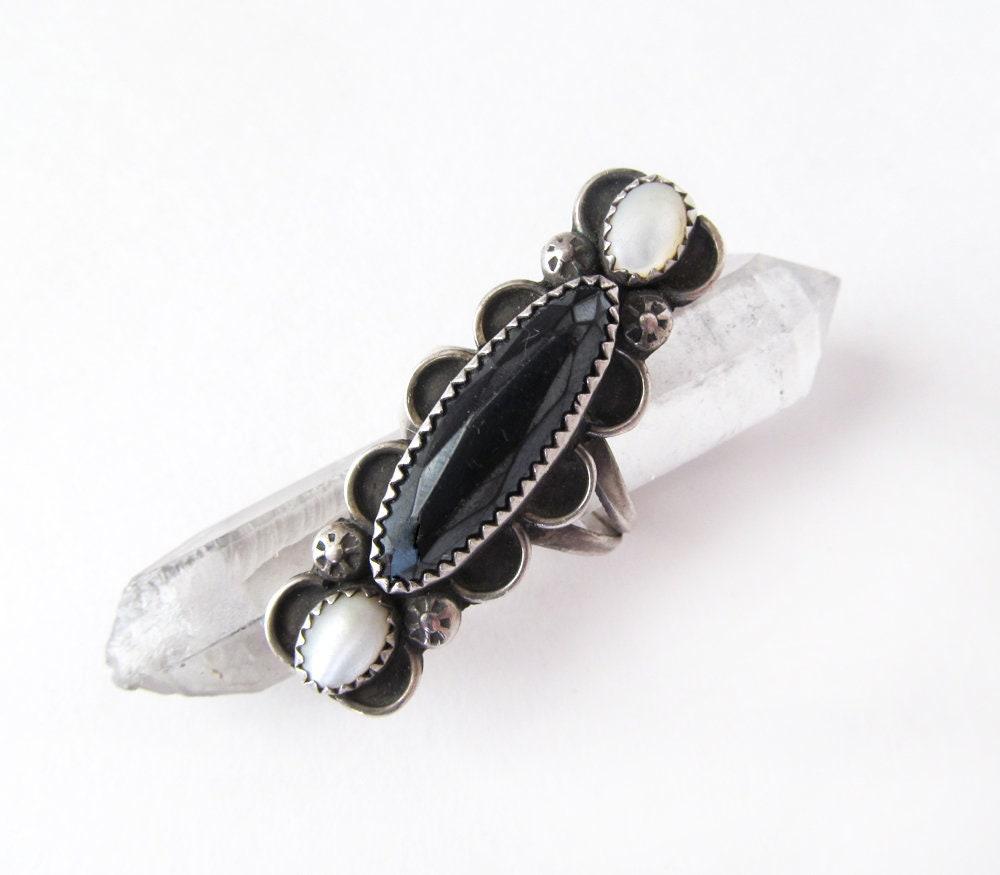 Vintage Southwestern Sterling Silver Ring with Faceted Hematite & Mother of Pearl 