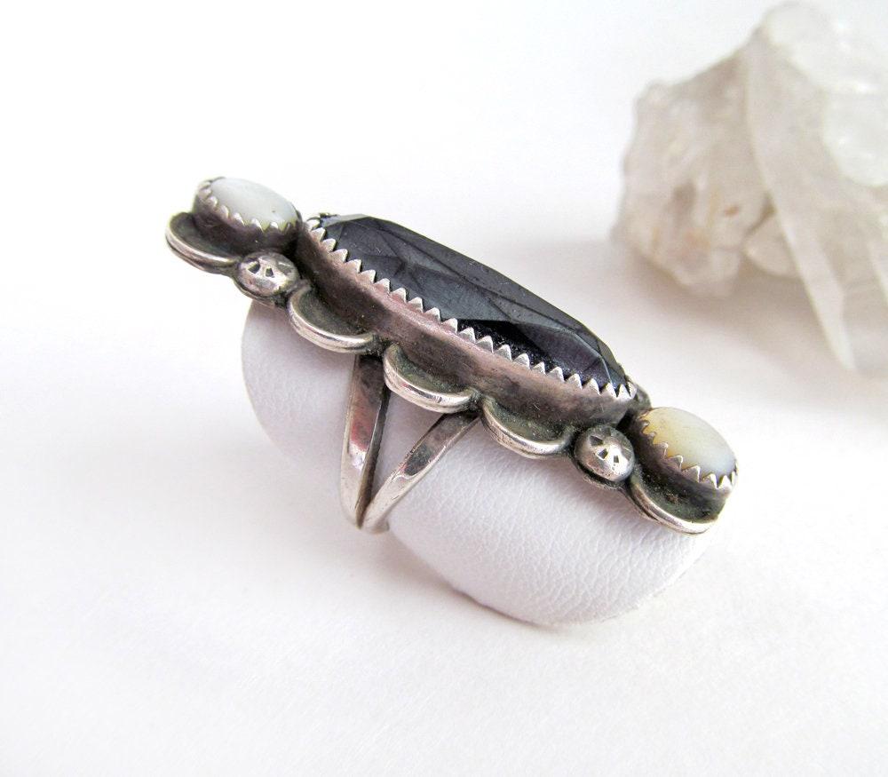 Vintage Southwestern Sterling Silver Ring with Faceted Hematite & Mother of Pearl 