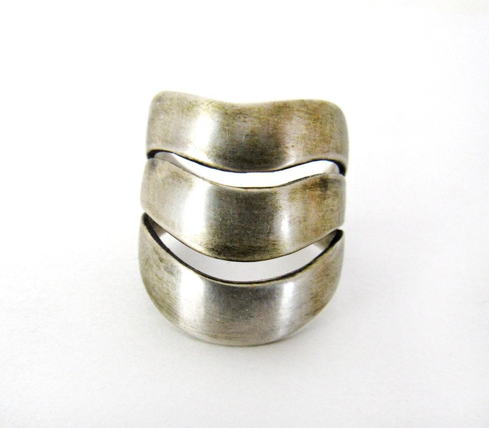Oxidized Sterling Silver Ring with Triple Wavy Bands - Vintage Modernist Jewelry