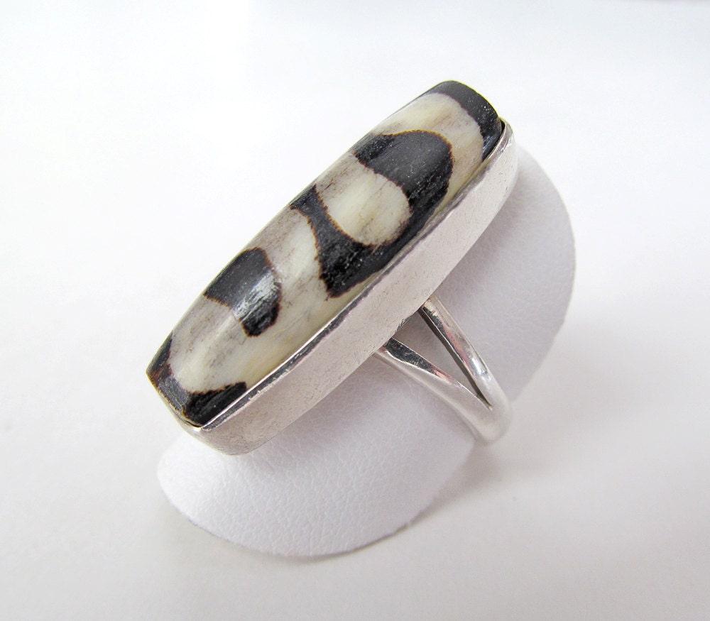 Sterling Silver Ring with African Batik Bone - Unique Ethnic Tribal Vintage Jewelry