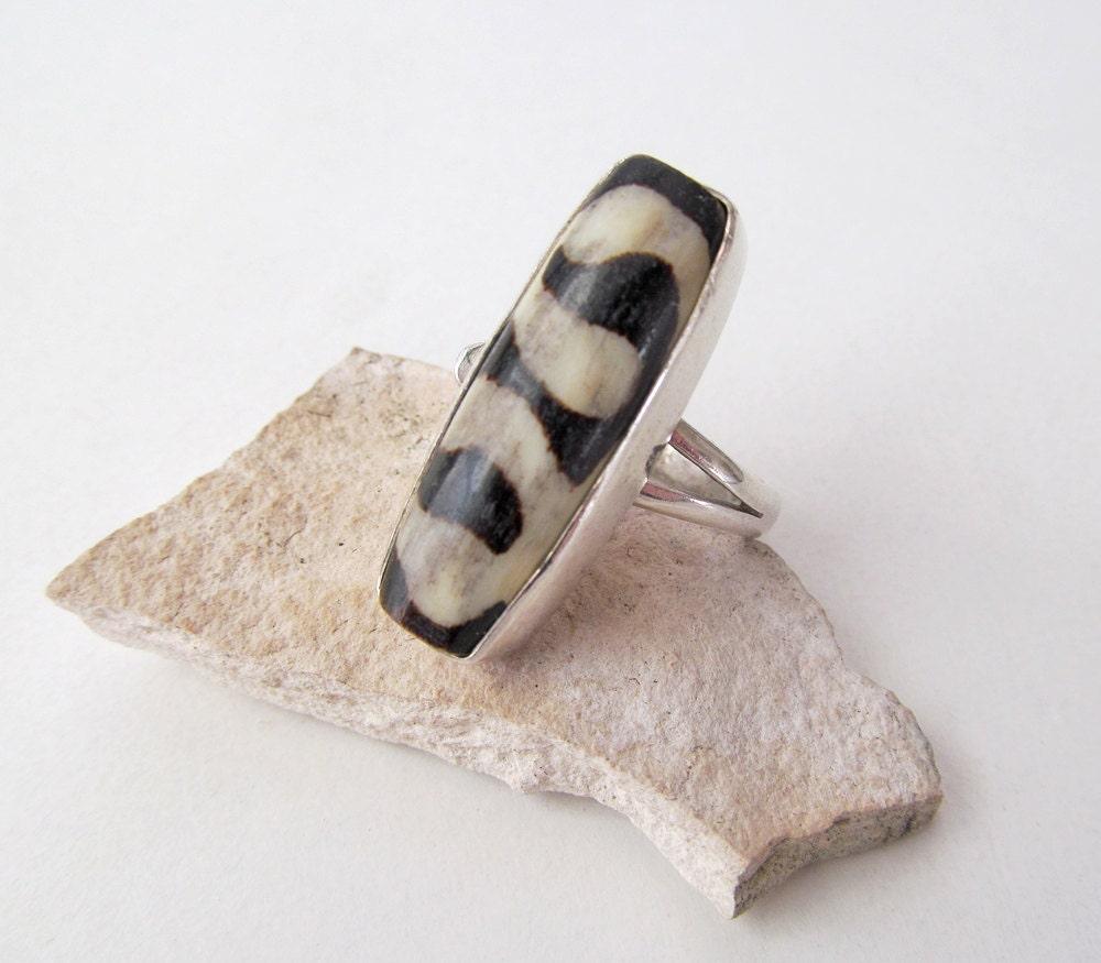 Sterling Silver Ring with African Batik Bone - Unique Ethnic Tribal Vintage Jewelry