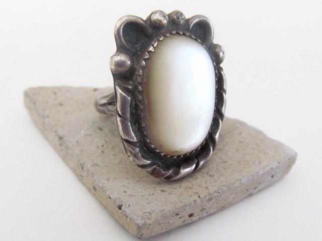 Sterling Silver & Mother of Pearl Ring - Vintage Southwestern Jewelry