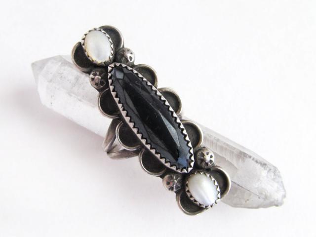 Vintage Southwestern Sterling Silver Ring with Faceted Hematite & Mother of Pearl 