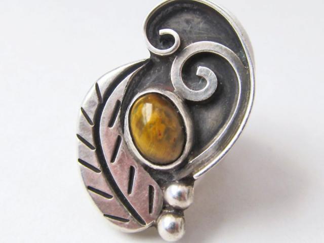 Big Bold Sterling Silver Ring with Brown Tiger;s Eye Stone & Leaf Accents - Unique Avant Garde Vintage Jewelry