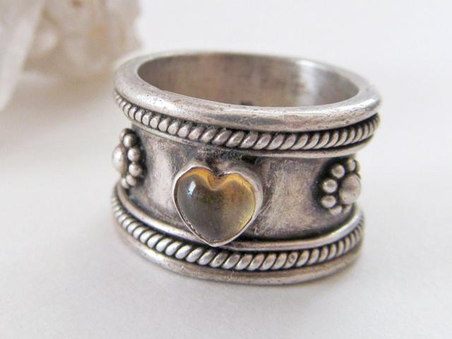 Sterling Silver Band Ring with Heart Shaped Smoky Quartz Gemstone - Unique Vintage Rings for Women 