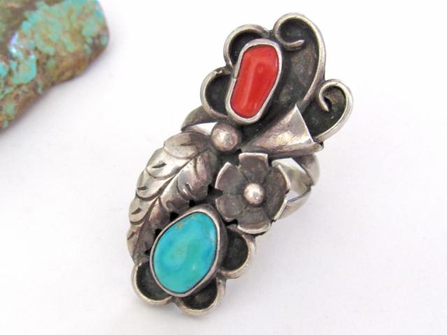 Big Bold Turquoise Sterling Silver Ring with Red Coral - Size 7-3/4" - Vintage Southwestern Jewelry